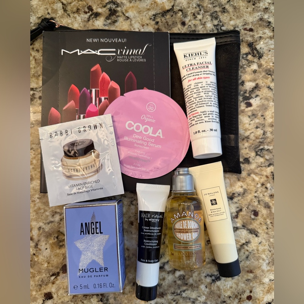 Gift Giving Beauty Bundle in Anastasia Mini Pouch 4 available Free Shipping